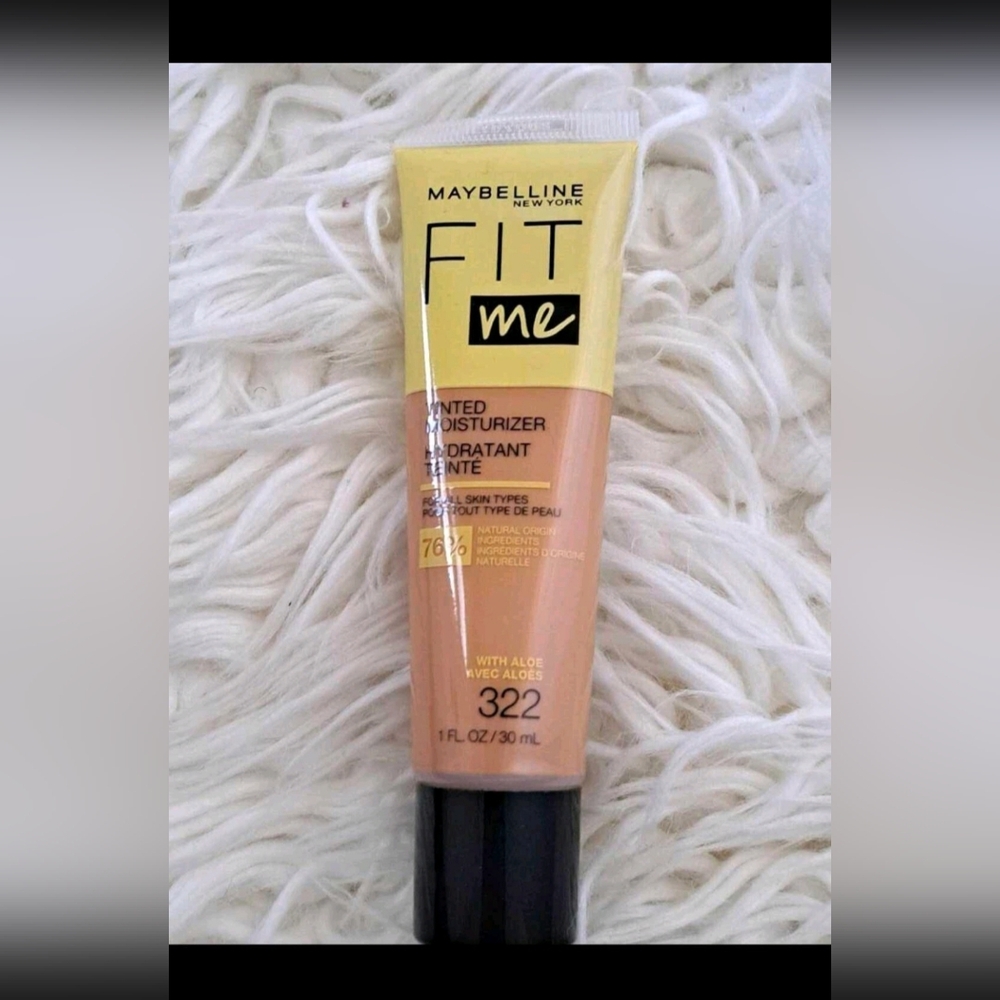 Maybelline Fit Me Tinted Moisturizer - Tan